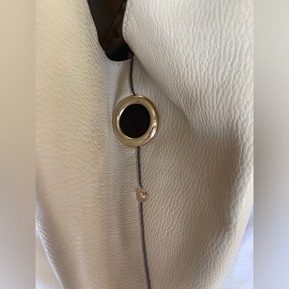 SANDRA ROBERTS SQUARED Large Leather Ivory Shoulder Bag Double Handles Womens - Picture 8 of 14